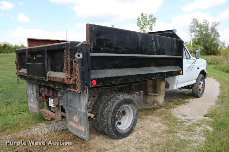 image for item DD0171 1994 Ford F450 Super Duty dump truck