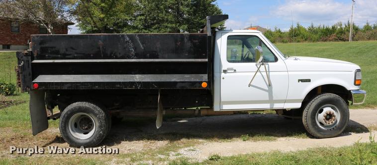 image for item DD0171 1994 Ford F450 Super Duty dump truck