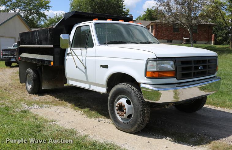 image for item DD0171 1994 Ford F450 Super Duty dump truck