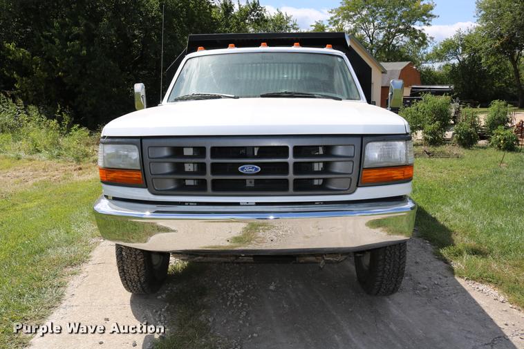 image for item DD0171 1994 Ford F450 Super Duty dump truck