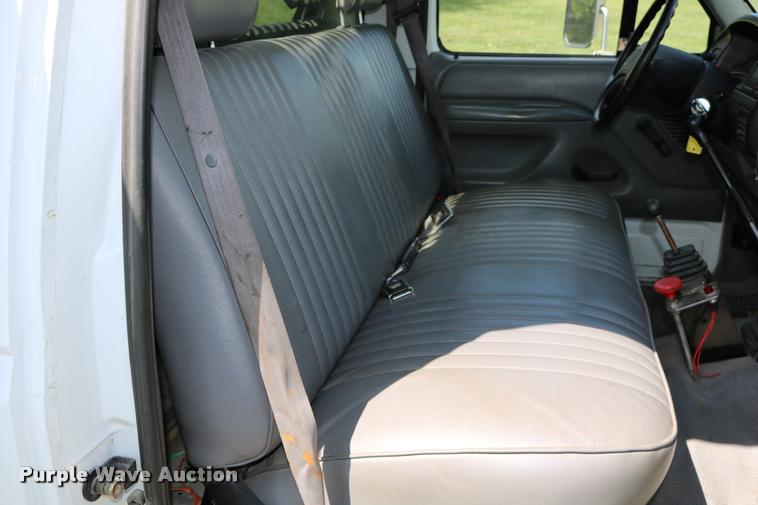 image for item DD0171 1994 Ford F450 Super Duty dump truck