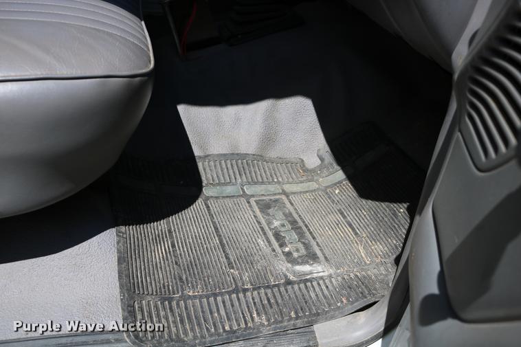 image for item DD0171 1994 Ford F450 Super Duty dump truck