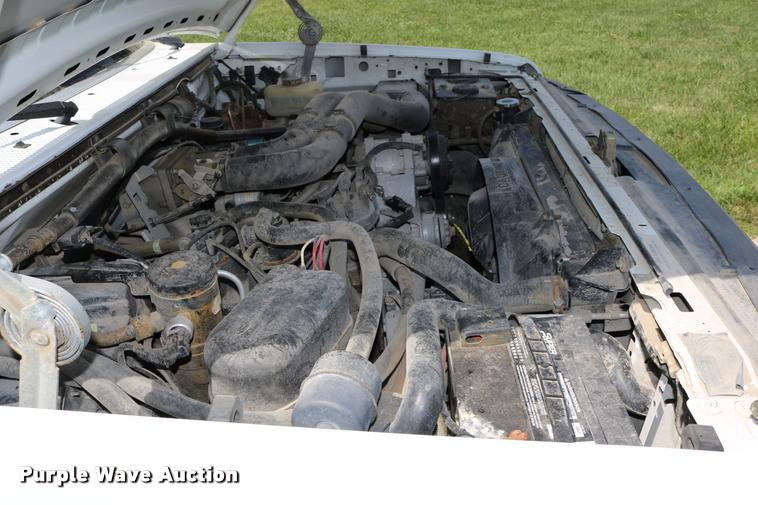 image for item DD0171 1994 Ford F450 Super Duty dump truck