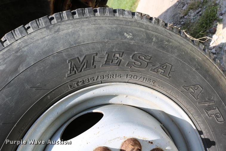 image for item DD0171 1994 Ford F450 Super Duty dump truck