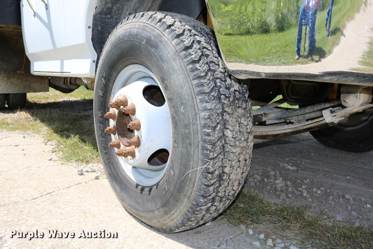 image for item DD0171 1994 Ford F450 Super Duty dump truck