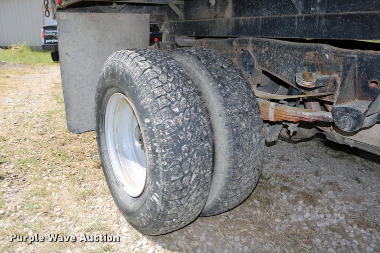 image for item DD0171 1994 Ford F450 Super Duty dump truck