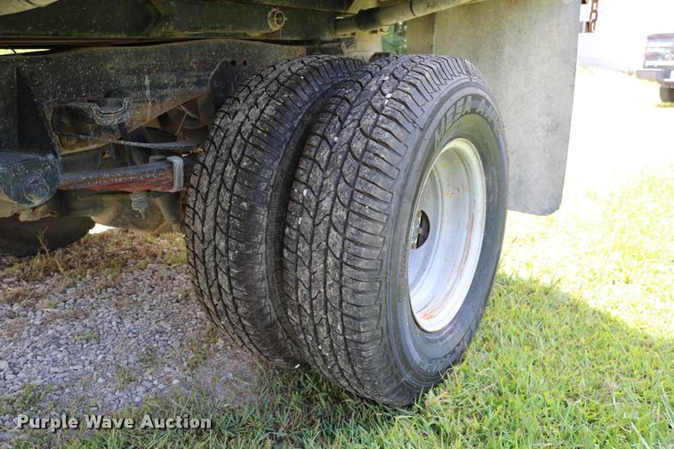 image for item DD0171 1994 Ford F450 Super Duty dump truck