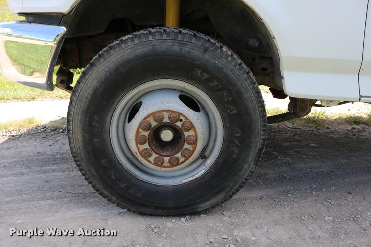 image for item DD0171 1994 Ford F450 Super Duty dump truck