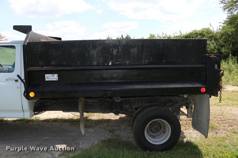 image for item DD0171 1994 Ford F450 Super Duty dump truck