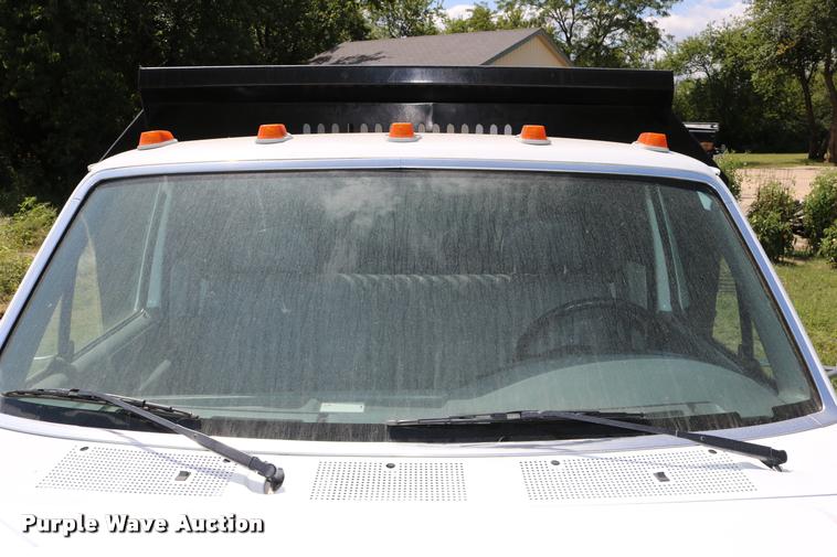 image for item DD0171 1994 Ford F450 Super Duty dump truck