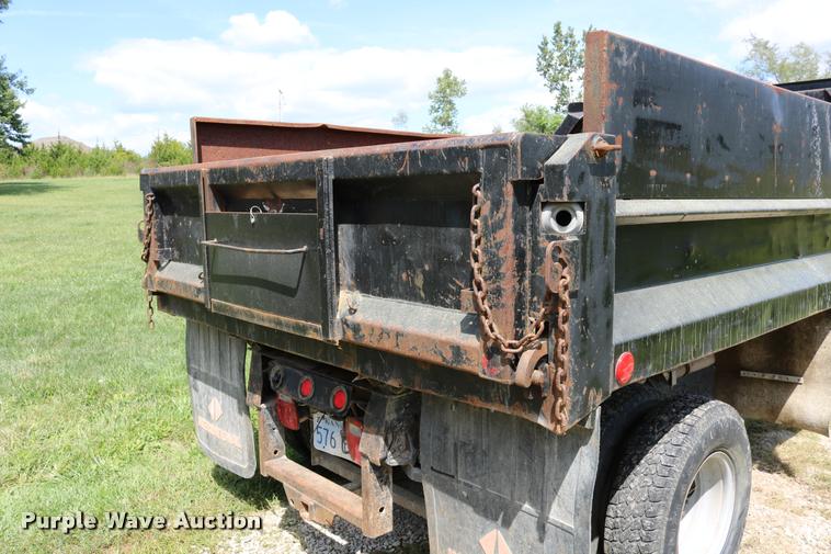 image for item DD0171 1994 Ford F450 Super Duty dump truck