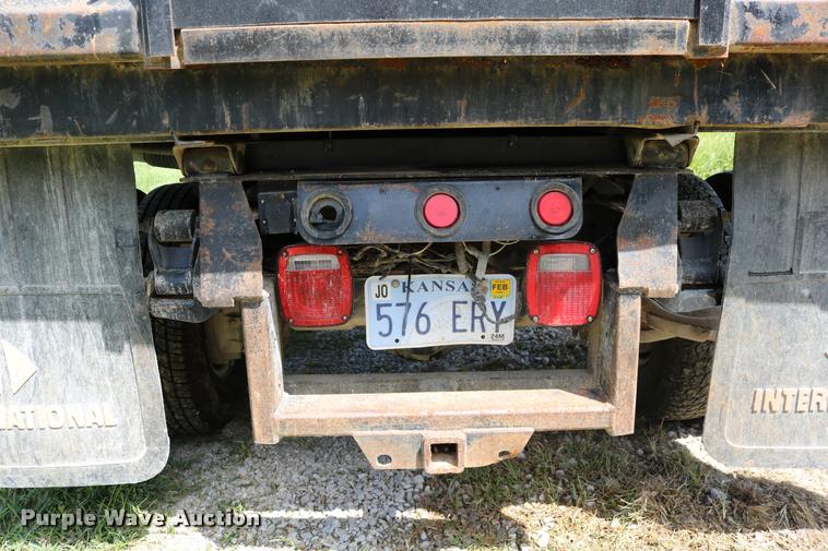 image for item DD0171 1994 Ford F450 Super Duty dump truck
