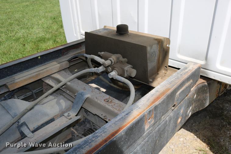 image for item DD0171 1994 Ford F450 Super Duty dump truck