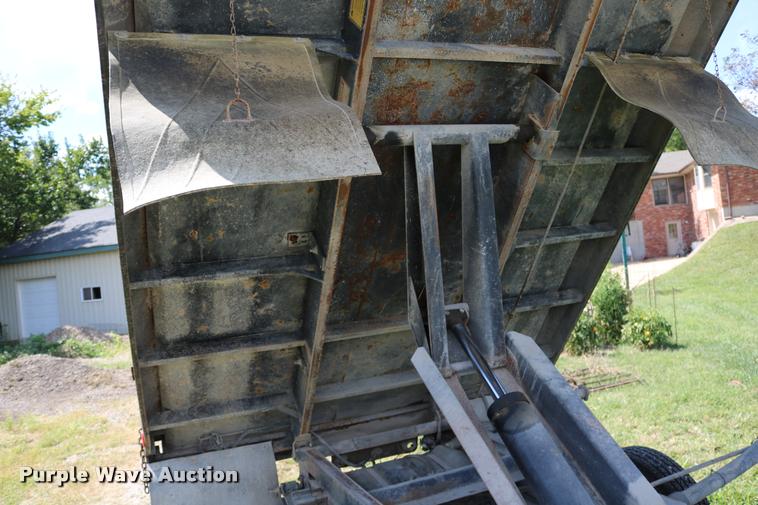 image for item DD0171 1994 Ford F450 Super Duty dump truck