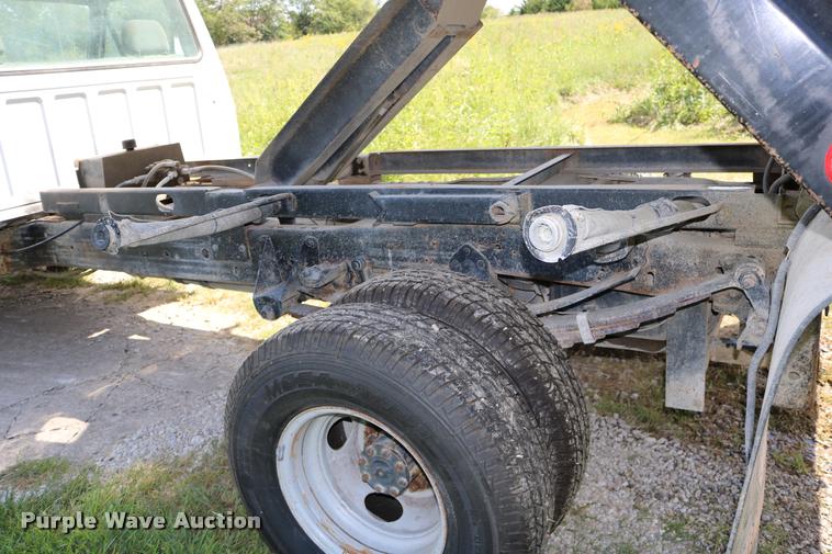 image for item DD0171 1994 Ford F450 Super Duty dump truck