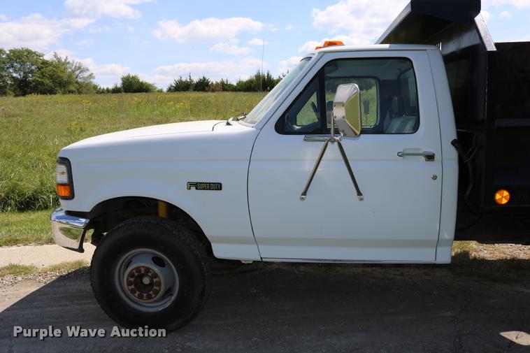 image for item DD0171 1994 Ford F450 Super Duty dump truck