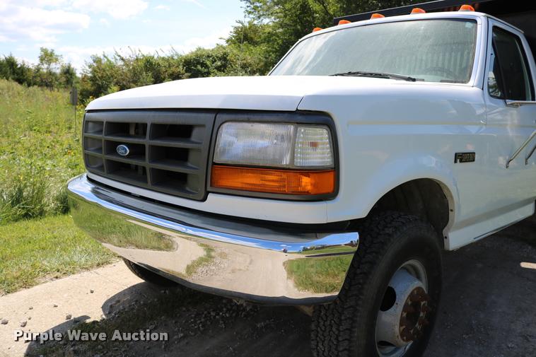 image for item DD0171 1994 Ford F450 Super Duty dump truck