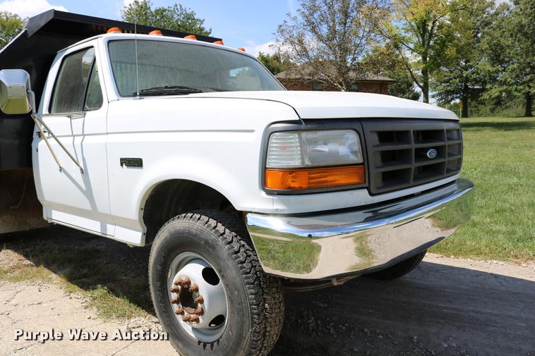 image for item DD0171 1994 Ford F450 Super Duty dump truck