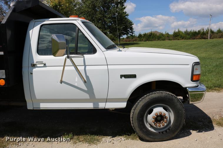 image for item DD0171 1994 Ford F450 Super Duty dump truck