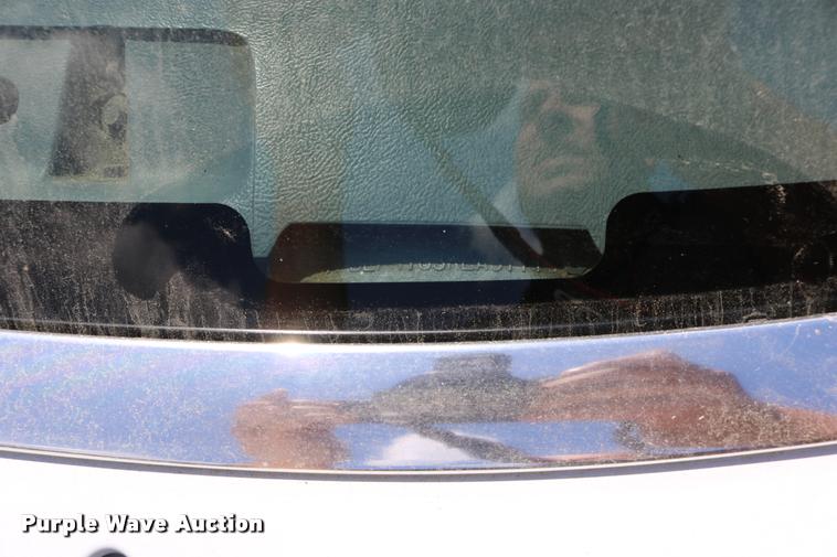 image for item DD0171 1994 Ford F450 Super Duty dump truck