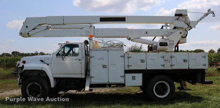 image for item DD0179 1993 Ford F700 bucket truck