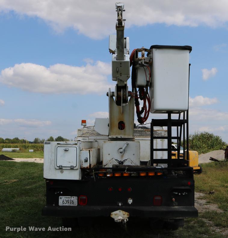 image for item DD0179 1993 Ford F700 bucket truck