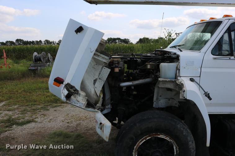 image for item DD0179 1993 Ford F700 bucket truck