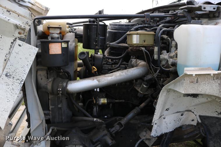 image for item DD0179 1993 Ford F700 bucket truck