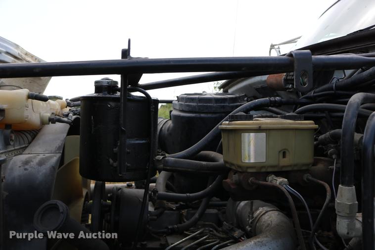 image for item DD0179 1993 Ford F700 bucket truck