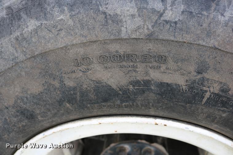 image for item DD0179 1993 Ford F700 bucket truck