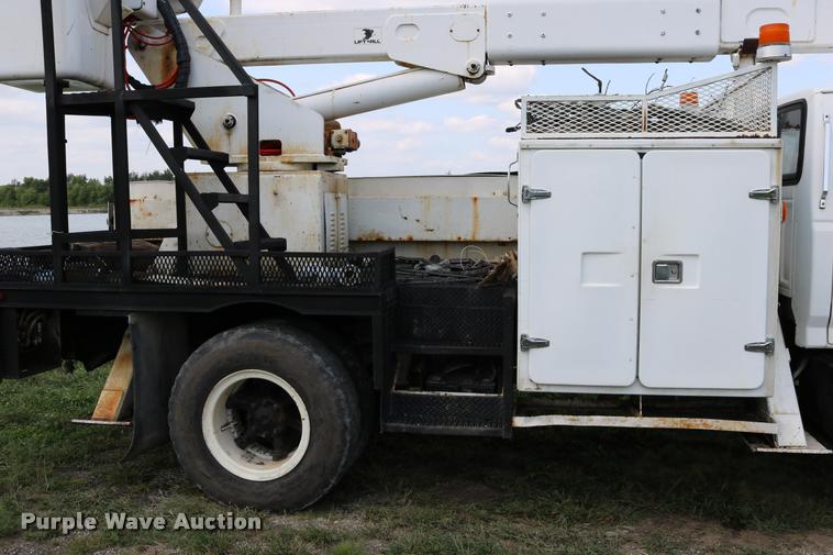 image for item DD0179 1993 Ford F700 bucket truck