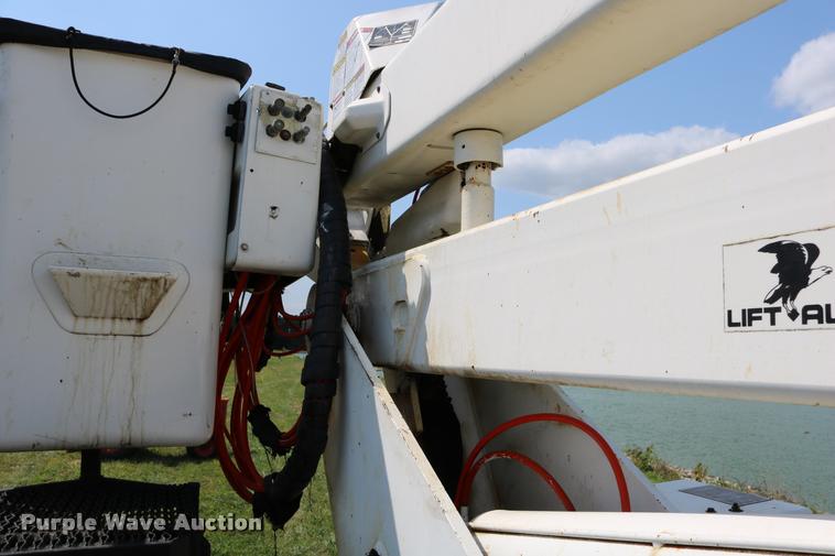 image for item DD0179 1993 Ford F700 bucket truck