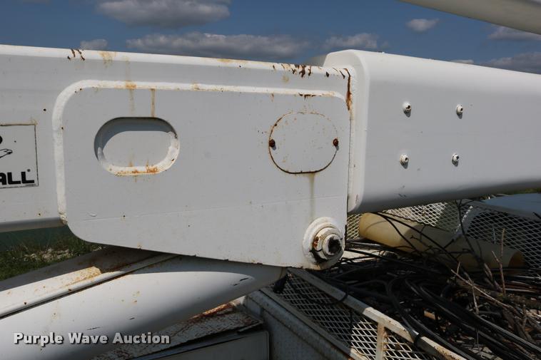 image for item DD0179 1993 Ford F700 bucket truck