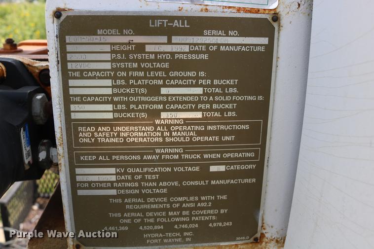 image for item DD0179 1993 Ford F700 bucket truck