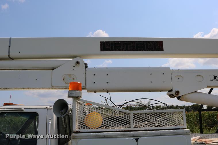 image for item DD0179 1993 Ford F700 bucket truck