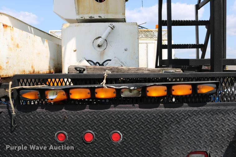 image for item DD0179 1993 Ford F700 bucket truck