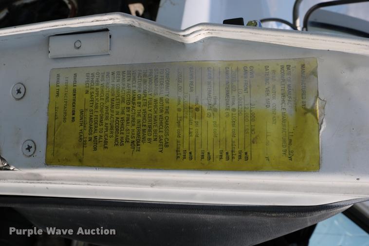 image for item DD0179 1993 Ford F700 bucket truck