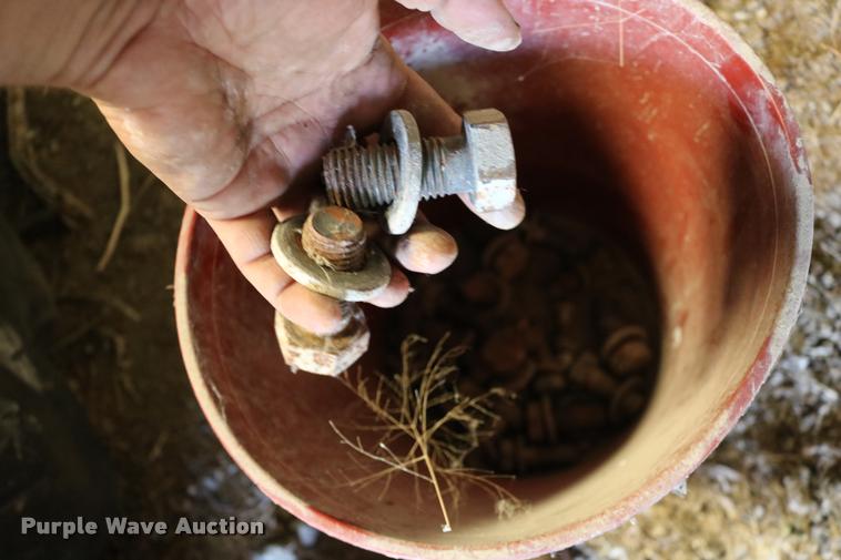 image for item DD0183 Komatsu rear hydraulic ripper/scarifier