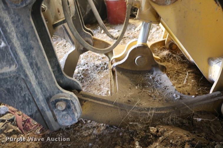 image for item DD0183 Komatsu rear hydraulic ripper/scarifier