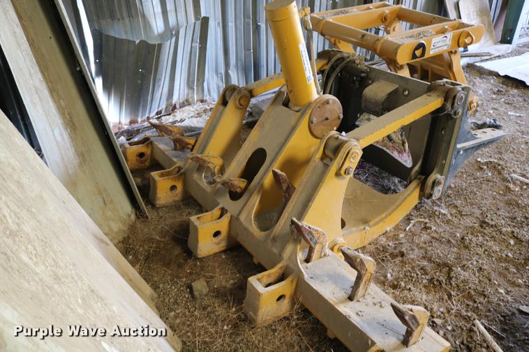 image for item DD0183 Komatsu rear hydraulic ripper/scarifier