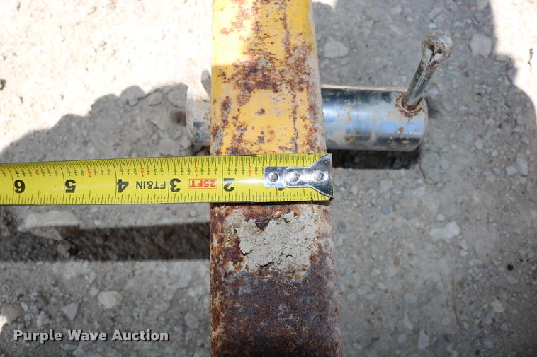 image for item DD0183 Komatsu rear hydraulic ripper/scarifier