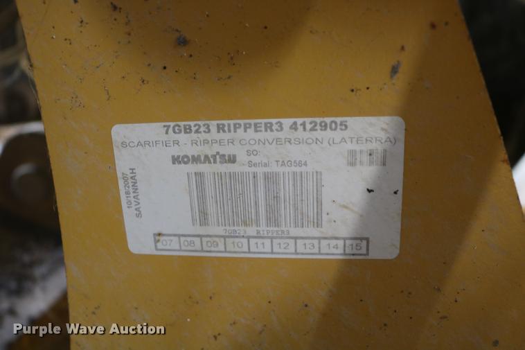 image for item DD0183 Komatsu rear hydraulic ripper/scarifier