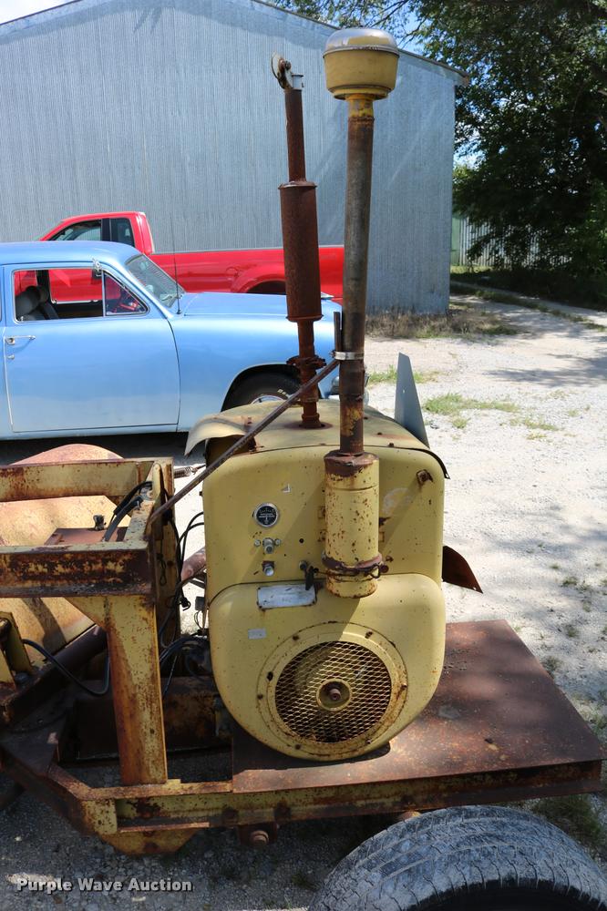 image for item DD0186 Little Giant broom