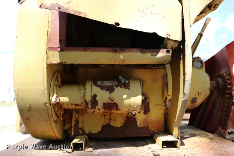 image for item DD0186 Little Giant broom