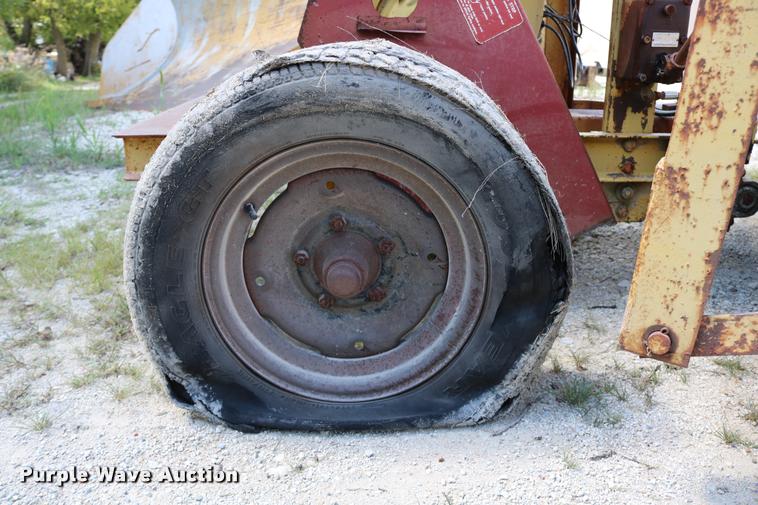 image for item DD0186 Little Giant broom