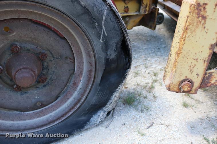 image for item DD0186 Little Giant broom