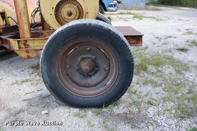 image for item DD0186 Little Giant broom