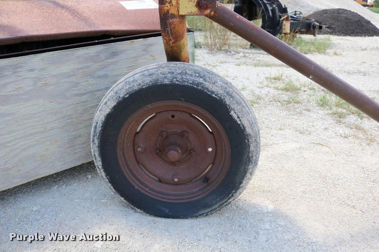 image for item DD0186 Little Giant broom