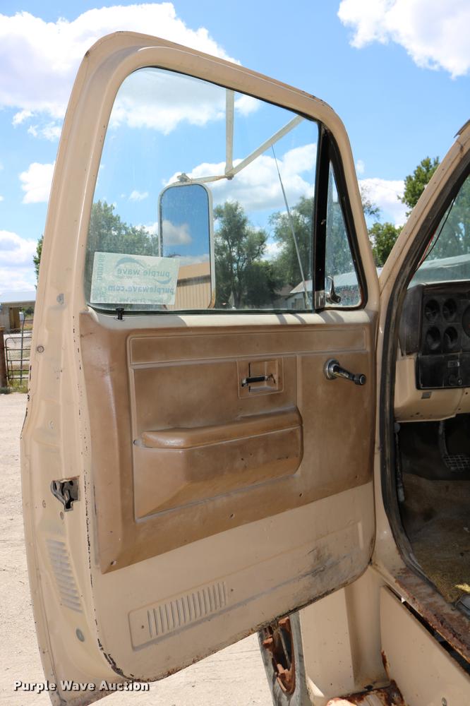 image for item DD0188 1986 Chevrolet Kodiak C70 dump truck