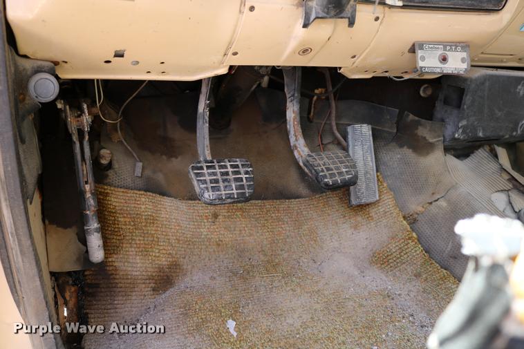 image for item DD0188 1986 Chevrolet Kodiak C70 dump truck